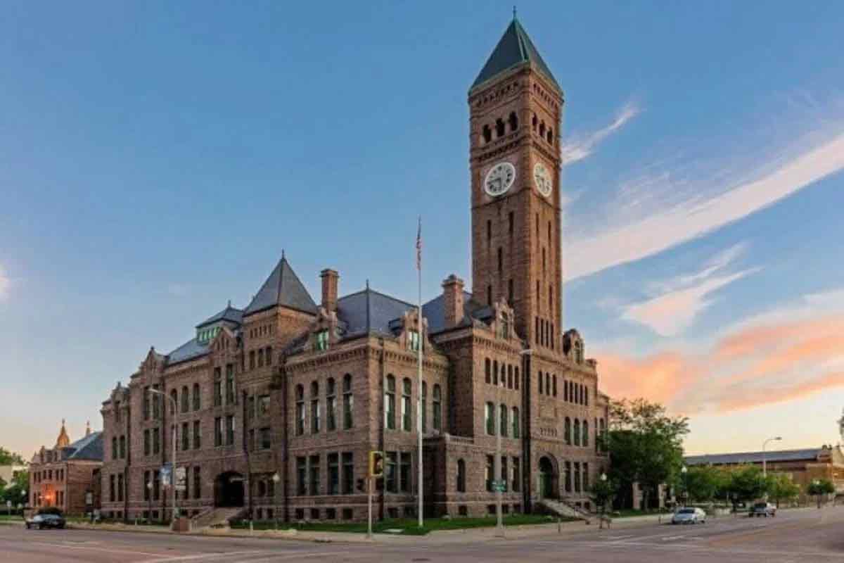 Sioux-Falls-Lawsuit-Loans-Presettlement-Loans-in-South-Dakota
